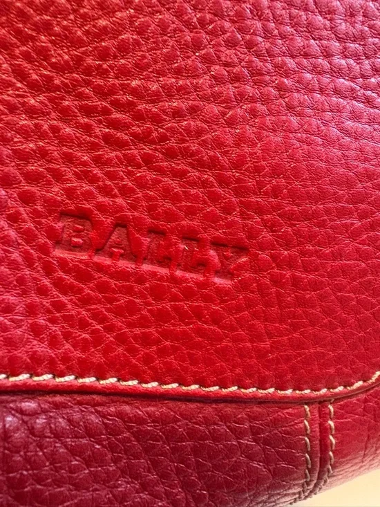 Bally Pebbled Leather Shoulder Bag EUC - Picture 2 of 10